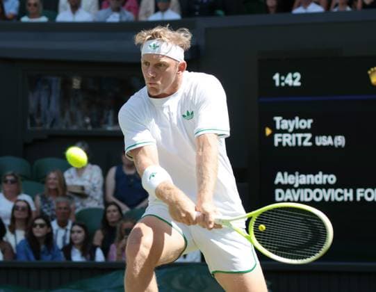 Spain s Alejandro Davidovich Fokina in his third round match against American Taylor Fritz on day five of the 2025 Wimbledon Championships in London on Friday, June 04, 2025.  LON202507040633 HUGOxPHILPOTT