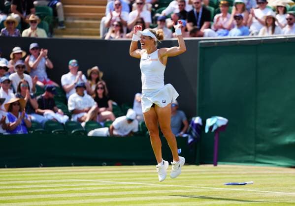 Laura Siegemund celebrates victory in her third round match Wimbledon Tennis Championships, Day 5, The All England Lawn Tennis and Croquet Club, London, UK - 04 Jul 2025London The All England Lawn Tennis and United Kingdom  Copyright: xJavierxGarcia Shutterstockx 15384469dn