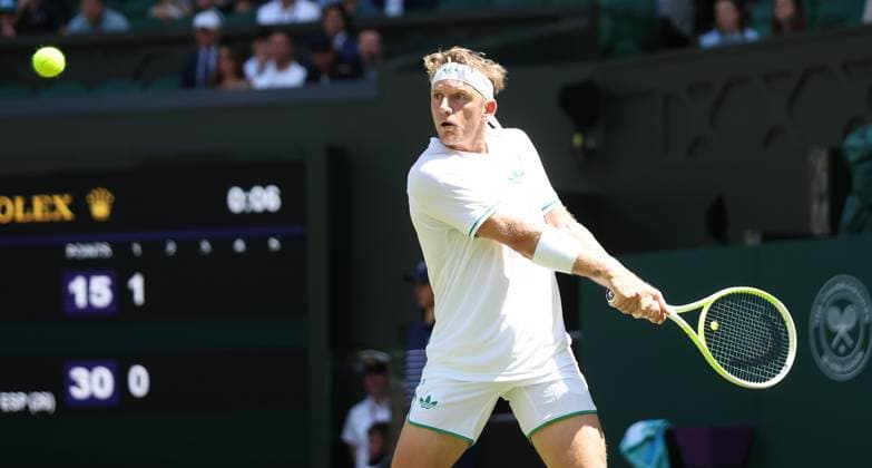 Spain s Alejandro Davidovich Fokina in his third round match against American Taylor Fritz on day five of the 2025 Wimbledon Championships in London on Friday, June 04, 2025.  LON2025070421 HUGOxPHILPOTT