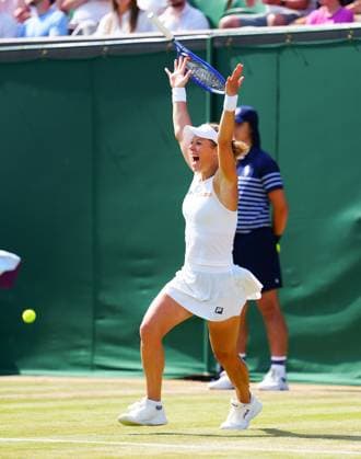 Laura Siegemund celebrates victory in her third round match Wimbledon Tennis Championships, Day 5, The All England Lawn Tennis and Croquet Club, London, UK - 04 Jul 2025London The All England Lawn Tennis and United Kingdom  Copyright: xJavierxGarcia Shutterstockx 15384469do