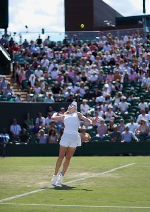 Wimbledon Championships 2025 AELTC, Day Five London, UK - 04 07 2025 Laura Siegemund (GER) in action during her third round match against Madison Keys (USA) in the 2025 Wimbledon Championships London Wimbledon London GBR, UK NEWSPAPERS OUT Copyright: xMarkxGreenwoodx