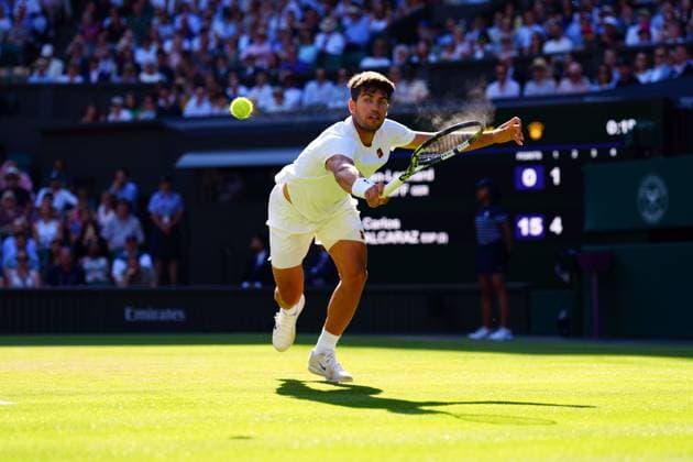 Carlos Alcaraz during his third round match Wimbledon Tennis Championships, Day 5, The All England Lawn Tennis and Croquet Club, London, UK - 04 Jul 2025London The All England Lawn Tennis and United Kingdom  Copyright: xJavierxGarcia Shutterstockx 15384469gy