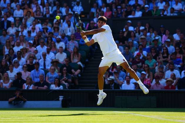 Carlos Alcaraz during his third round match Wimbledon Tennis Championships, Day 5, The All England Lawn Tennis and Croquet Club, London, UK - 04 Jul 2025London The All England Lawn Tennis and United Kingdom  Copyright: xJavierxGarcia Shutterstockx 15384469hc