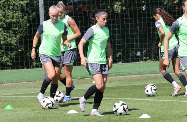 Start of training VfL Wolfsburg Women Wolfsburg, 04 07 2025, Football, Women, Google Pixel Women Bundesliga, VfL Wolfsburg, Start of training, Picture shows impressions of training, Judit Pujols Wolfsburg