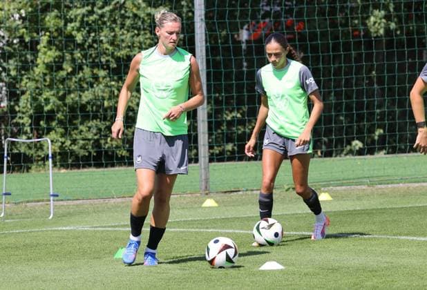 training start VfL Wolfsburg women Wolfsburg, 04 07 2025, soccer, women, Google Pixel Women Bundesliga, VfL Wolfsburg, training start, picture shows impressions from training, Alexandra Popp Wolfsburg