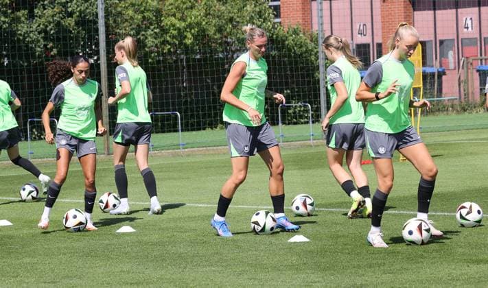training start VfL Wolfsburg women Wolfsburg, 04 07 2025, soccer, women, Google Pixel Women Bundesliga, VfL Wolfsburg, training start, picture shows impressions from training, Alexandra Popp Wolfsburg