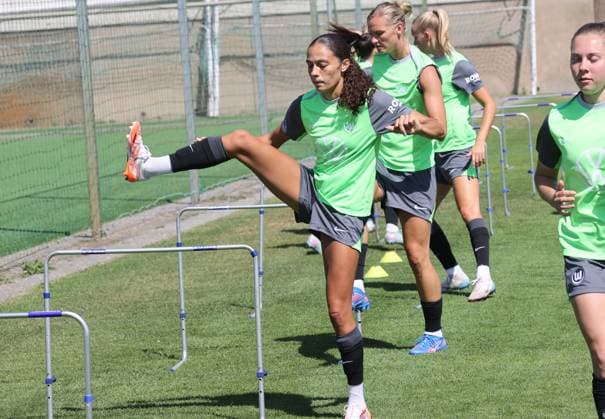 Start of training VfL Wolfsburg Women Wolfsburg, 04 07 2025, Football, Women, Google Pixel Women Bundesliga, VfL Wolfsburg, Start of training, Picture shows impressions from training, Kessya Bussy Wolfsburg