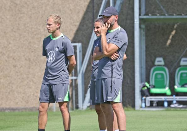 training start VfL Wolfsburg women Wolfsburg, 04 07 2025, soccer, women, Google Pixel Women Bundesliga, VfL Wolfsburg, training start, picture shows impressions from training, VfL coach Stephan Lerch Wolfsburg
