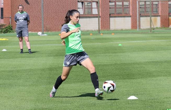 Start of training VfL Wolfsburg Women Wolfsburg, 04 07 2025, Football, Women, Google Pixel Women Bundesliga, VfL Wolfsburg, Start of training, Picture shows impressions of training, Judit Pujols Wolfsburg