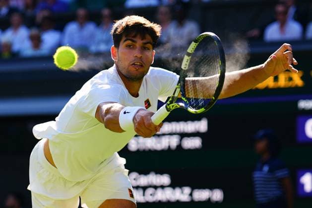 Carlos Alcaraz during his third round match Wimbledon Tennis Championships, Day 5, The All England Lawn Tennis and Croquet Club, London, UK - 04 Jul 2025London The All England Lawn Tennis and United Kingdom  Copyright: xJavierxGarcia Shutterstockx 15384469ho