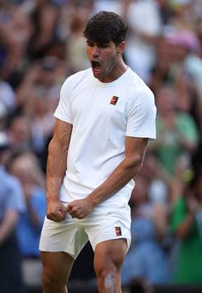 Carlos Alcaraz wins his third round match Wimbledon Tennis Championships, Day 5, The All England Lawn Tennis and Croquet Club, London, UK - 04 Jul 2025London The All England Lawn Tennis and United Kingdom  Copyright: xEllaxLing Shutterstockx 15384471ar