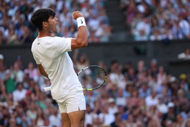 Carlos Alcaraz wins his third round match Wimbledon Tennis Championships, Day 5, The All England Lawn Tennis and Croquet Club, London, UK - 04 Jul 2025London The All England Lawn Tennis and United Kingdom  Copyright: xEllaxLing Shutterstockx 15384471at