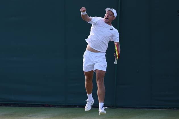 July 4, 2025, London, Celestynow, England: KAMIL MAJCHRZAK of Poland celebrates winning the match against A. Rinderknech of France in the third round of Championships 2025 at Wimbledon AELTC in London. London England - ZUMAc278 20250704_zsp_c278_021 Copyright: xMarcinxCholewinskix