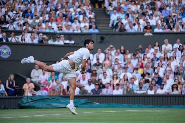 2025-07-04 Wimbledon 2025 LONDON, ENGLAND - JULY 4: Carlos Alcaraz of Spain during Wimbledon 2025 at All England Lawn Tennis & Croquet Club on July 4, 2025 in London, England. London All England Lawn Tennis & Croquet Club England Content not available for redistribution in The Netherlands directly or indirectly through any third parties. Copyright: xMarleenxFouchierx