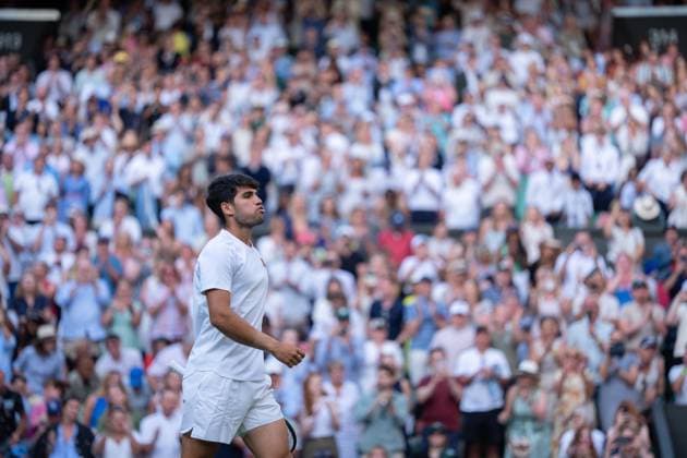 2025-07-04 Wimbledon 2025 LONDON, ENGLAND - JULY 4: Carlos Alcaraz of Spain during Wimbledon 2025 at All England Lawn Tennis & Croquet Club on July 4, 2025 in London, England. London All England Lawn Tennis & Croquet Club England Content not available for redistribution in The Netherlands directly or indirectly through any third parties. Copyright: xMarleenxFouchierx