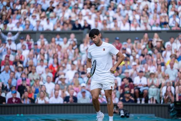 2025-07-04 The Championships Wimbledon 2025 LONDON, UNITED KINGDOM - JULY 4: Carlos Alcaraz of Spain during Day Five of The Championships Wimbledon 2025 at All England Lawn Tennis and Croquet Club on July 4, 2025 in London, United Kingdom. (Photo by Marleen Fouchier BSR Agency) London United Kingdom Content not available for redistribution in The Netherlands directly or indirectly through any third parties. Copyright: xBSRxAgencyx