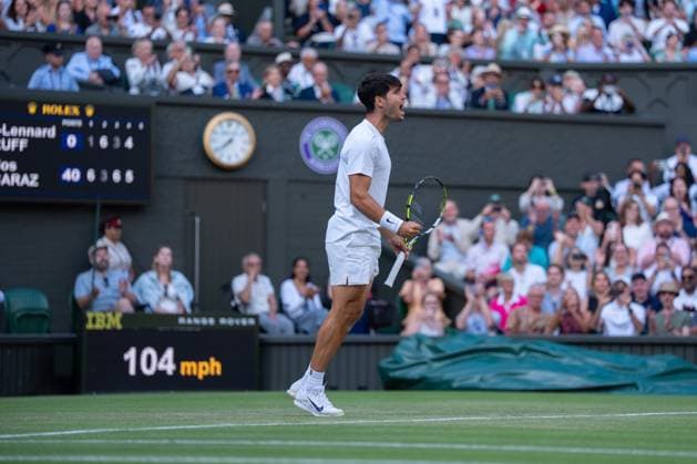 2025-07-04 The Championships Wimbledon 2025 LONDON, UNITED KINGDOM - JULY 4: Carlos Alcaraz of Spain during Day Five of The Championships Wimbledon 2025 at All England Lawn Tennis and Croquet Club on July 4, 2025 in London, United Kingdom. (Photo by Marleen Fouchier BSR Agency) London United Kingdom Content not available for redistribution in The Netherlands directly or indirectly through any third parties. Copyright: xBSRxAgencyx