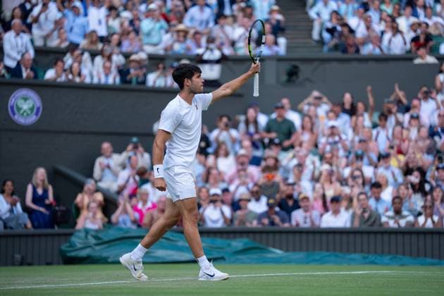 2025-07-04 The Championships Wimbledon 2025 LONDON, UNITED KINGDOM - JULY 4: Carlos Alcaraz of Spain during Day Five of The Championships Wimbledon 2025 at All England Lawn Tennis and Croquet Club on July 4, 2025 in London, United Kingdom. (Photo by Marleen Fouchier BSR Agency) London United Kingdom Content not available for redistribution in The Netherlands directly or indirectly through any third parties. Copyright: xBSRxAgencyx