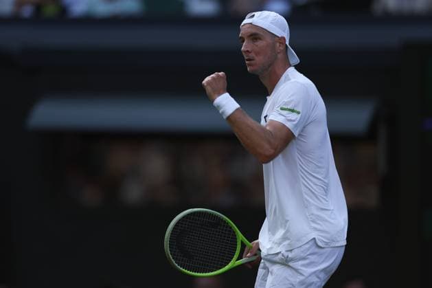 Jan-Lennard Struff during his third round match Wimbledon Tennis Championships, Day 5, The All England Lawn Tennis and Croquet Club, London, UK - 04 Jul 2025London The All England Lawn Tennis and United Kingdom  Copyright: xEllaxLing Shutterstockx 15384471bc