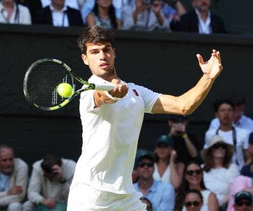 TENNIS - Wimbledon 2025 LONDON,ENGLAND,04.JUL.25 - TENNIS - ATP, Tennis Herren World Tour, Wimbledon, Grand Slam. Image shows Carlos Alcaraz (ESP).  GEPAxpictures xAlanxGrieves