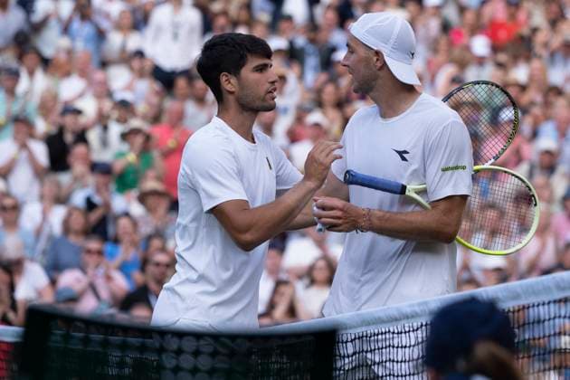 Carlos Alcaraz and Jan-Lennard Struff at the net after their Wimbledon 2025 Men?s Singles third round tennis match against at the All England Tennis Club in London, England (Richard Callis SPP) Copyright: xRichardxCallis SPPx spp-en-RiCa-SPP25_richiecallis_040725_18894