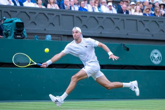 Jan-Lennard Struff during his Wimbledon 2025 Men?s Singles third round tennis match against Carlos Alcaraz at the All England Tennis Club in London, England (Richard Callis SPP) Copyright: xRichardxCallis SPPx spp-en-RiCa-SPP25_richiecallis_040725_18908