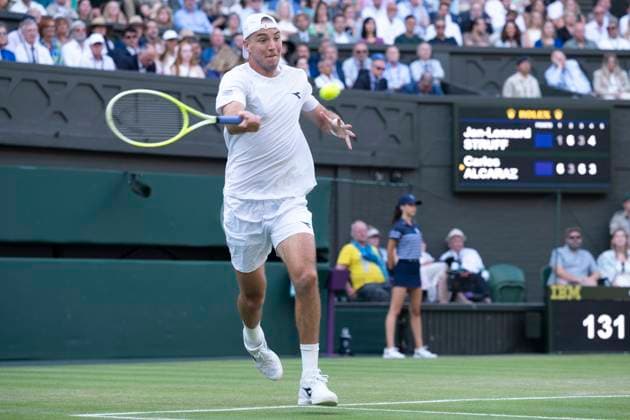 Jan-Lennard Struff during his Wimbledon 2025 Men?s Singles third round tennis match against Carlos Alcaraz at the All England Tennis Club in London, England (Richard Callis SPP) Copyright: xRichardxCallis SPPx spp-en-RiCa-SPP25_richiecallis_040725_18914
