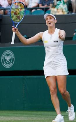 Belgian Elise Mertens celebrates after winning a tennis match between Belgian Mertens and Ukrainian Svitolina, in the third round of the women s singles at the 2025 Wimbledon grand slam tournament, Friday 04 July 2025 at the All England Tennis Club, in South-West London, Britain. BENOITxDOPPAGNE  x128434721x