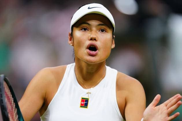 Emma Raducanu during her third round match Wimbledon Tennis Championships, Day 5, The All England Lawn Tennis and Croquet Club, London, UK - 04 Jul 2025London The All England Lawn Tennis and United Kingdom  Copyright: xJavierxGarcia Shutterstockx 15384469js