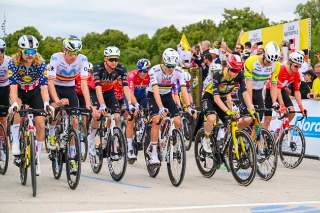 Tour de France 2025 Stage 1 LILLE METROPOLE, FRANCE - JULY 05 : Illustration picture of the start of the race Wellens Tim (BEL) of UAE Team Emirates - XRG, Pogacar Tadej (SLO) of UAE Team Emirates - XRG, Vingegaard Jonas (DEN) of Team Visma - Lease a Bike, Romeo Ivan (ESP) of Movistar Team, Simmons Quinn (USA) of Lidl - Trek, Durbridge Luke (AUS) of Team Jayco AlUla, during stage 1 of the 112th edition of Tour de France an UCI World Tour 2.UWT cycling road race stage for Men Elite of 185 km with start in Lille Metropole and finish in Lille Metropole on July 5, 2025 in Lille Metropole, France, 05 07 2025 ( Motordriver Kenny Verfaillie - Lille Metropole France Copyright: xVincentxKalutx