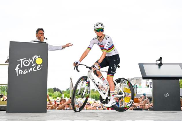 Tour de France 2025 Stage 1 LILLE METROPOLE, FRANCE - JULY 05 : Pogacar Tadej (SLO) of UAE Team Emirates - XRG on stage before the start of the race during stage 1 of the 112th edition of Tour de France an UCI World Tour 2.UWT cycling road race stage for Men Elite of 185 km with start in Lille Metropole and finish in Lille Metropole on July 5, 2025 in Lille Metropole, France, 05 07 2025 ( Motordriver Kenny Verfaillie - Lille Metropole France  Copyright: xJanxDexMeuleneirx
