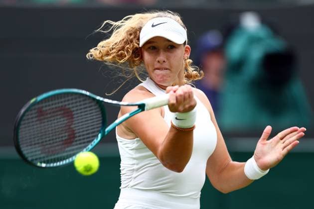Mirra Andreeva during her third round match Wimbledon Tennis Championships, Day 6, The All England Lawn Tennis and Croquet Club, London, UK - 05 Jul 2025London The All England Lawn Tennis and United Kingdom  Copyright: xJamesxMarsh Shutterstockx 15385618r