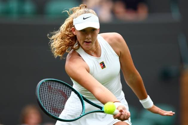 Mirra Andreeva during her third round match Wimbledon Tennis Championships, Day 6, The All England Lawn Tennis and Croquet Club, London, UK - 05 Jul 2025London The All England Lawn Tennis and United Kingdom  Copyright: xJamesxMarsh Shutterstockx 15385618t