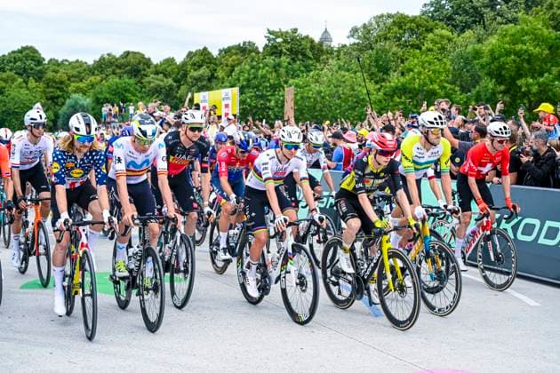 Tour de France 2025 Stage 1 LILLE METROPOLE, FRANCE - JULY 05 : Illustration picture of the start of the race Wellens Tim (BEL) of UAE Team Emirates - XRG, Pogacar Tadej (SLO) of UAE Team Emirates - XRG, Vingegaard Jonas (DEN) of Team Visma - Lease a Bike, Romeo Ivan (ESP) of Movistar Team, Simmons Quinn (USA) of Lidl - Trek, Durbridge Luke (AUS) of Team Jayco AlUla during stage 1 of the 112th edition of Tour de France an UCI World Tour 2.UWT cycling road race stage for Men Elite of 185 km with start in Lille Metropole and finish in Lille Metropole on July 5, 2025 in Lille Metropole, France, 05 07 2025 ( Motordriver Kenny Verfaillie - Lille Metropole France  Copyright: xJanxDexMeuleneirx