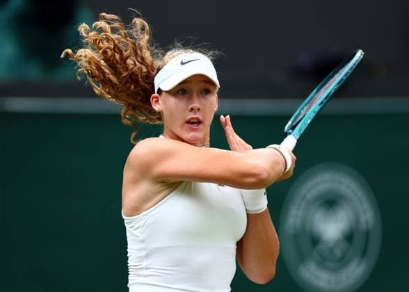 Mirra Andreeva during her third round match Wimbledon Tennis Championships, Day 6, The All England Lawn Tennis and Croquet Club, London, UK - 05 Jul 2025London The All England Lawn Tennis and United Kingdom  Copyright: xJamesxMarsh Shutterstockx 15385618ah