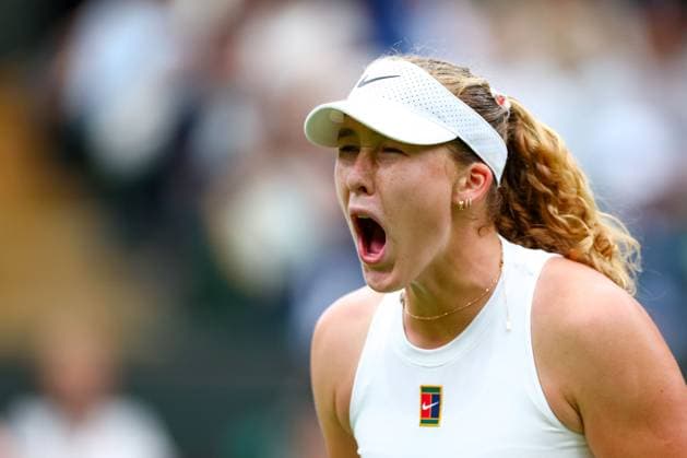 Mirra Andreeva celebrates during her third round match Wimbledon Tennis Championships, Day 6, The All England Lawn Tennis and Croquet Club, London, UK - 05 Jul 2025London The All England Lawn Tennis and United Kingdom  Copyright: xJamesxMarsh Shutterstockx 15385618ak