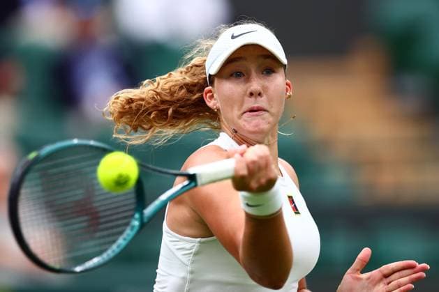 Mirra Andreeva during her third round match Wimbledon Tennis Championships, Day 6, The All England Lawn Tennis and Croquet Club, London, UK - 05 Jul 2025London The All England Lawn Tennis and United Kingdom  Copyright: xJamesxMarsh Shutterstockx 15385618an
