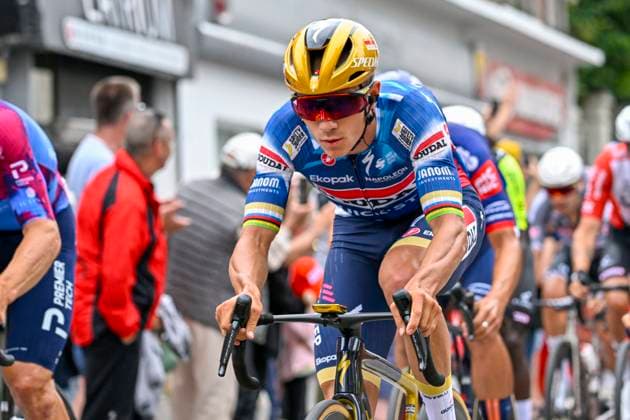 Tour de France 2025 Stage 1 LILLE METROPOLE, FRANCE - JULY 05 : Evenepoel Remco (BEL) of Soudal - Quick Step in action during stage 1 of the 112th edition of Tour de France an UCI World Tour 2.UWT cycling road race stage for Men Elite of 185 km with start in Lille Metropole and finish in Lille Metropole on July 5, 2025 in Lille Metropole, France, 05 07 2025 ( Motordriver Kenny Verfaillie - Lille Metropole France  Copyright: xJanxDexMeuleneirx
