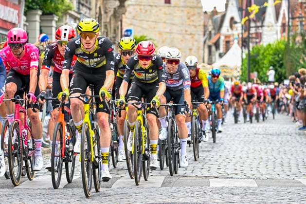 Tour de France 2025 Stage 1 LILLE METROPOLE, FRANCE - JULY 05 : Vingegaard Jonas (DEN) of Team Visma - Lease a Bike in action during stage 1 of the 112th edition of Tour de France an UCI World Tour 2.UWT cycling road race stage for Men Elite of 185 km with start in Lille Metropole and finish in Lille Metropole on July 5, 2025 in Lille Metropole, France, 05 07 2025 ( Motordriver Kenny Verfaillie - Lille Metropole France  Copyright: xJanxDexMeuleneirx