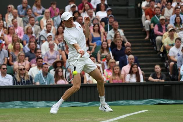 July 5, 2025, London, Celestynow, United Kingdom: JANNIK SINNER of Italy during the match against P. Martrinez of Spain in the third round of Championships 2025 at Wimbledon AELTC in London. London United Kingdom - ZUMAc278 20250705_zsp_c278_004 Copyright: xMarcinxCholewinskix