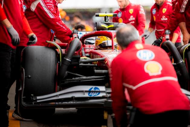 Formula 1 Qatar Airways British Grand Prix 2025 Alexis Perrin OVERTAKE MAXPPP - Silverstone 05 07 2025 44 HAMILTON Lewis (gbr), Scuderia Ferrari HP, portrait during the Formula 1 Qatar Airways British Grand Prix 2025, the 12th round of the 2025 FIA Formula 1 World Championship, WM, Weltmeisterschaft at the Silverstone Circuit in Silverstone, United Kingdom, from July?3 to 6, 2025 Silverstone United Kingdom  Copyright: xOVERTAKE MAXPPPxAlexisxPerrinx OVT202507059418 OVT202507059418