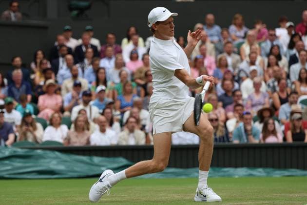 July 5, 2025, London, Celestynow, United Kingdom: JANNIK SINNER of Italy during the match against P. Martrinez of Spain in the third round of Championships 2025 at Wimbledon AELTC in London. London United Kingdom - ZUMAc278 20250705_zsp_c278_015 Copyright: xMarcinxCholewinskix