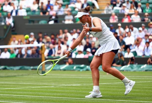 Barbora Krejcikova during her third round match Wimbledon Tennis Championships, Day 6, The All England Lawn Tennis and Croquet Club, London, UK - 05 Jul 2025London The All England Lawn Tennis and United Kingdom  Copyright: xJamesxMarsh Shutterstockx 15385618bb