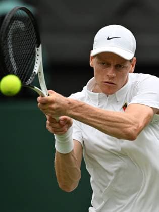 (250705) -- LONDON, July 5, 2025 -- Jannik Sinner hits a return during the men s singles third round match between Jannik Sinner of Italy and Pedro Martinez of Spain at the Wimbledon Tennis Championships in London, Britain, July 5, 2025. ) (SP)BRITAIN-LONDON-TENNIS-WIMBLEDON-MEN S SINGLES ZhaoxDingzhe 