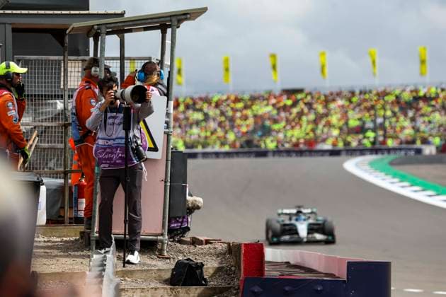 F1 - BRITISH GRAND PRIX 2025 The famous half Portuguese half French DPPI photographer Andre Ferreira during the Formula 1 Qatar Airways British Grand Prix 2025, 12th round of the 2025 FIA Formula One World Championship, WM, Weltmeisterschaft from July 4 to 6, 2025 on the Silverstone Circuit, in Silverstone, United Kingdom - SilverstoneUnited Kingdom  Copyright: xFLORENTxGOODENx