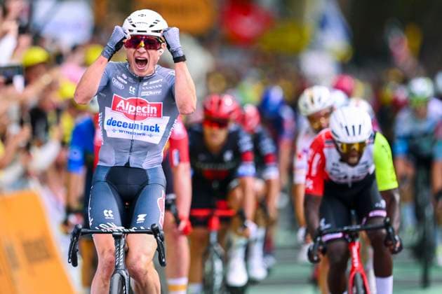 Tour de France 2025 Stage 1 LILLE METROPOLE, FRANCE - JULY 05 : Philipsen Jasper (BEL) of Alpecin-Deceuninck celebrating his victory during stage 1 of the 112th edition of Tour de France an UCI World Tour 2.UWT cycling road race stage for Men Elite of 185 km with start in Lille Metropole and finish in Lille Metropole on July 5, 2025 in Lille Metropole, France, 05 07 2025 ( Motordriver Kenny Verfaillie - Lille Metropole France  Copyright: xVincentxKalutx