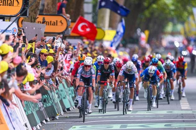 Tour de France 2025 Stage 1 LILLE METROPOLE, FRANCE - JULY 05 : Philipsen Jasper (BEL) of Alpecin-Deceuninck in the final sprint during stage 1 of the 112th edition of Tour de France an UCI World Tour 2.UWT cycling road race stage for Men Elite of 185 km with start in Lille Metropole and finish in Lille Metropole on July 5, 2025 in Lille Metropole, France, 05 07 2025 ( Motordriver Kenny Verfaillie - Lille Metropole France  Copyright: xVincentxKalutx