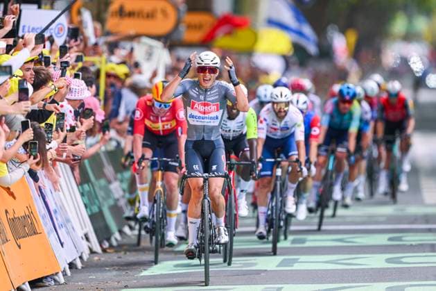 Tour de France 2025 Stage 1 LILLE METROPOLE, FRANCE - JULY 05 : Philipsen Jasper (BEL) of Alpecin-Deceuninck celebrating his victory during stage 1 of the 112th edition of Tour de France an UCI World Tour 2.UWT cycling road race stage for Men Elite of 185 km with start in Lille Metropole and finish in Lille Metropole on July 5, 2025 in Lille Metropole, France, 05 07 2025 ( Motordriver Kenny Verfaillie - Lille Metropole France  Copyright: xVincentxKalutx