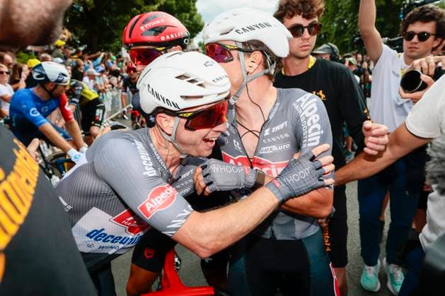 Tour de France 2025 Stage 1 LILLE METROPOLE, FRANCE - JULY 05 : Philipsen Jasper (BEL) of Alpecin-Deceuninck celebrating his victory with a teammate during stage 1 of the 112th edition of Tour de France an UCI World Tour 2.UWT cycling road race stage for Men Elite of 185 km with start in Lille Metropole and finish in Lille Metropole on July 5, 2025 in Lille Metropole, France, 05 07 2025 ( Motordriver Kenny Verfaillie - Lille Metropole France  Copyright: xLucaxBettinix