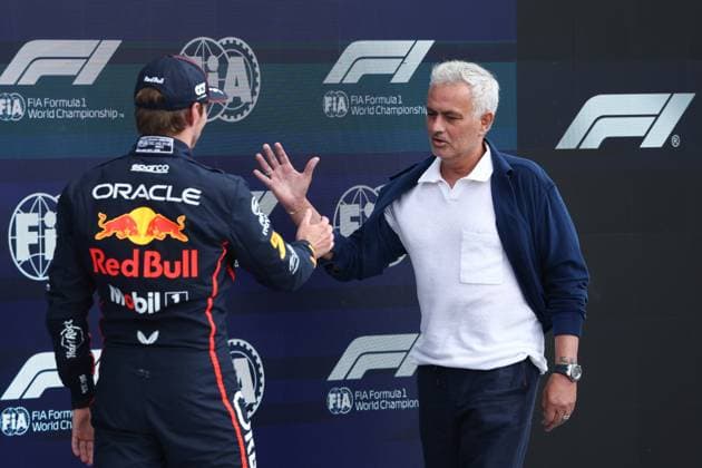 F1 British Grand Prix 2025 Qualifying Max Verstappen of Red Bull Racing and Jose Mourinho after qualifying ahead of the Formula 1 British Grand Prix at Silverstone Circuit in Northampton, Great Britain on July 5, 2025. Northampton United Kingdom  Copyright: xJakubxPorzyckix originalFilename:porzycki-f1britis250705_npj6L.jpg